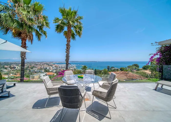 Cannes - 2128 Sea View *